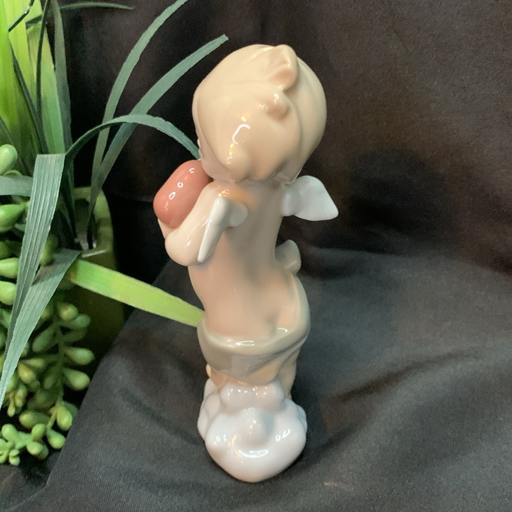 Vintage NAO / Lladro “A Little Heart of Love” Cherub / Angel figure - Picture 4 of 8